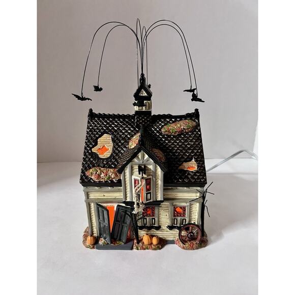 Dept 56 Snow Village Halloween Creepy Creek Carriage House Light & Movement WOB - Picture 3 of 12